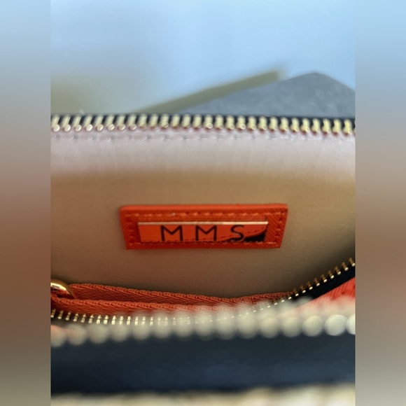 Helena Straw Crossbody Bag With Faux Leather Paneling - Picture 4 of 15